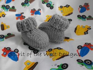 Knit Baby Booties, knitting Pattern, knit, kids pattern, Easy Knit Pattern, newborn, child, booties, baby, baby booties, baby moccasins, baby mocassins, baby mocasins, baby accessories, baby knit pattern, baby crochet pattern, holiday knit pattern, slippers, house shoes