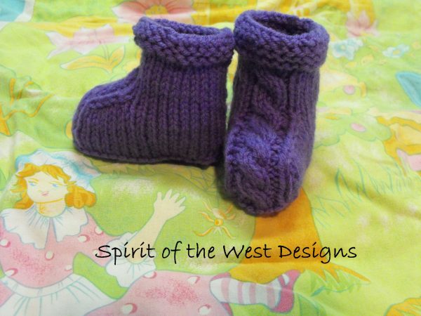 Knit Baby Booties, knitting Pattern, knit, kids pattern, Easy Knit Pattern, newborn, child, booties, baby, baby booties, baby moccasins, baby mocassins, baby mocasins, baby accessories, baby knit pattern, baby crochet pattern, holiday knit pattern, slippers, house shoes